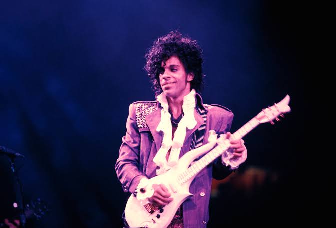 Top 10 Signature Rock Moves That Shook the Stage  
