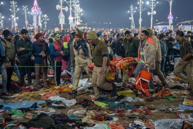14 Many de@d after stampede at major religious festival in India (photos)