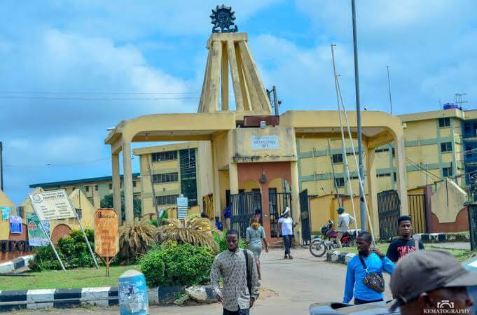 _ 10 students collapsed AFTER inhaling poisonous gas released during a fight 53663