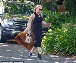 Bianca Censori's mother BREAKS silence on her daughter's nud£ Grammy