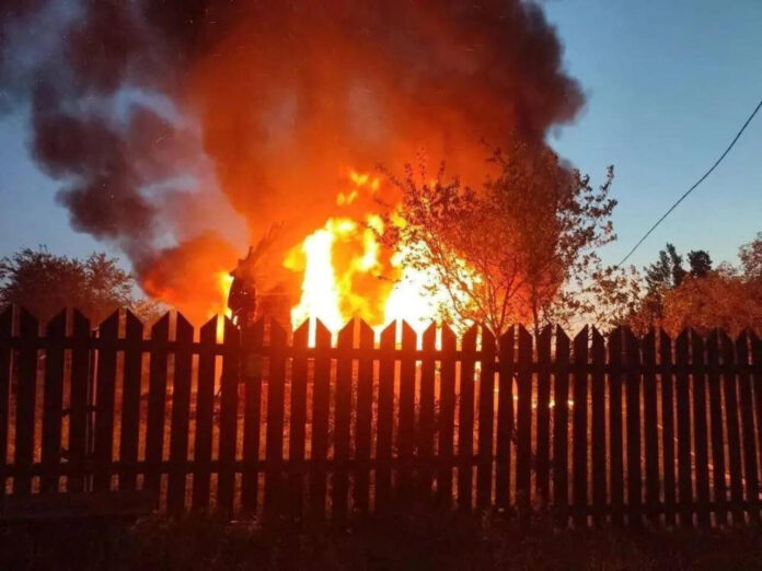 Ukraine's deadly drone attack kills THREE in Moscow (1)