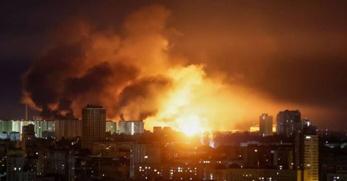 'Moscow will burn AGAIN', Zelensky VOWS as Russia's capital is engulfed in smoke after Ukraine's attack_ 822762