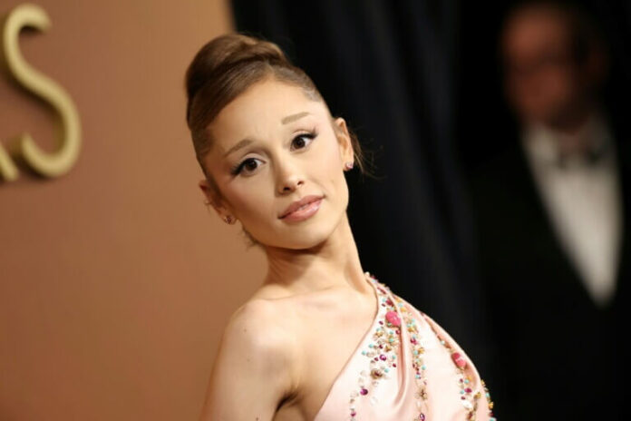_Ariana Grande announces plans to step back from public life and QUITS West End role 4141424