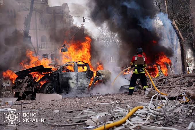 Putin strikes Ukraine ammo depot with large-scale fire, at least 37 killed 515151