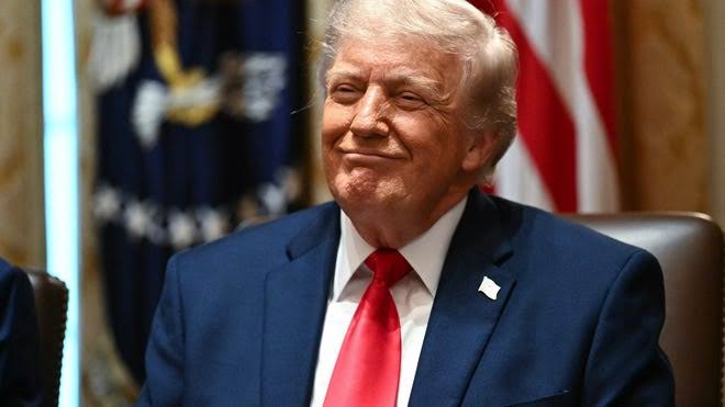Trump calls Iran 'unbelievably duplicitous' as they denied negotiations with US 625252