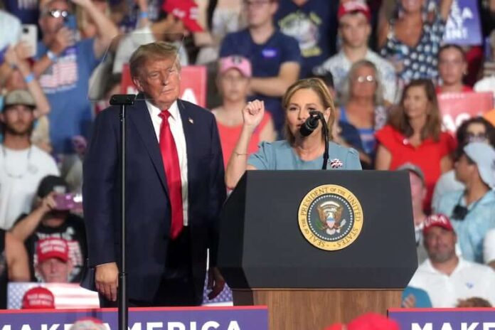 _Donald Trump 'lands in trouble' as Republicans brace for midterm wipeout 625252