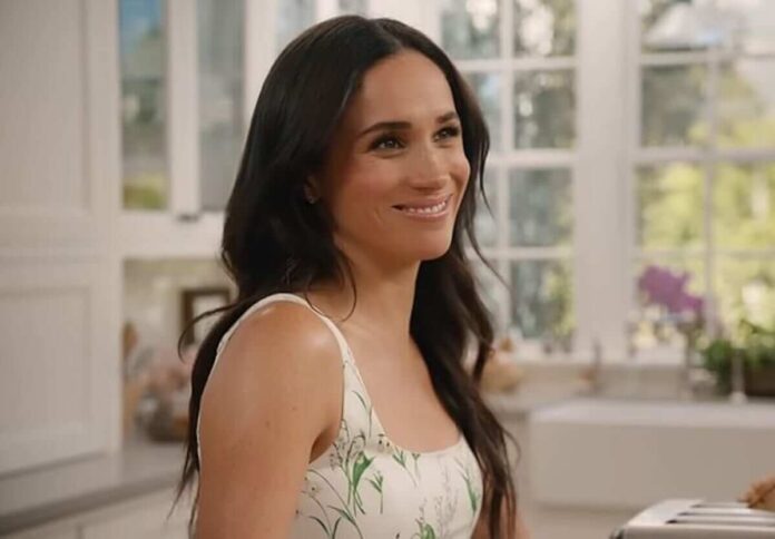 _ Meghan TROLLED over her tips that hosts should 'have as much prepped as possible before guests arrive' 625252