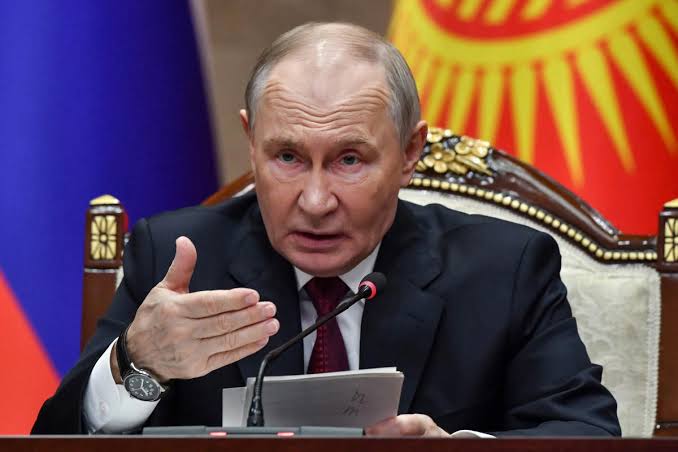 Putin WARNS of Nato strike with nuclear weapons if alliance tries to cut off Kaliningrad 51411